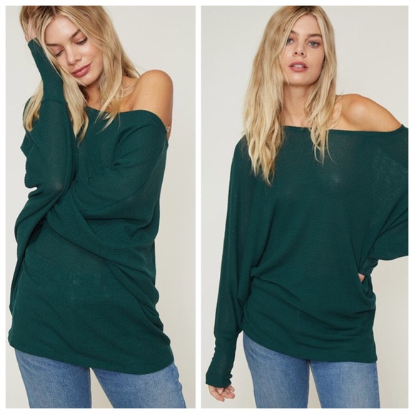 New red burgundy textured loose-fit top - Picture 2 of 2